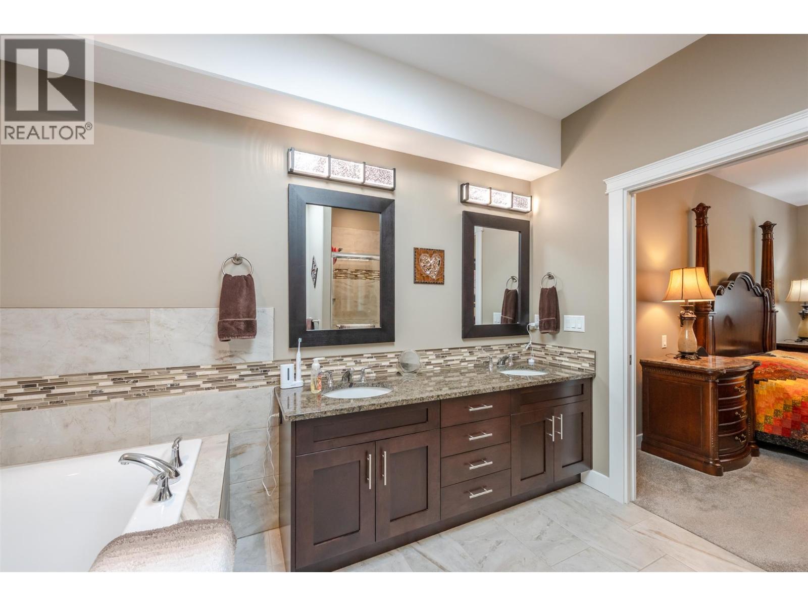 #173 170 Stocks Crescent - 22