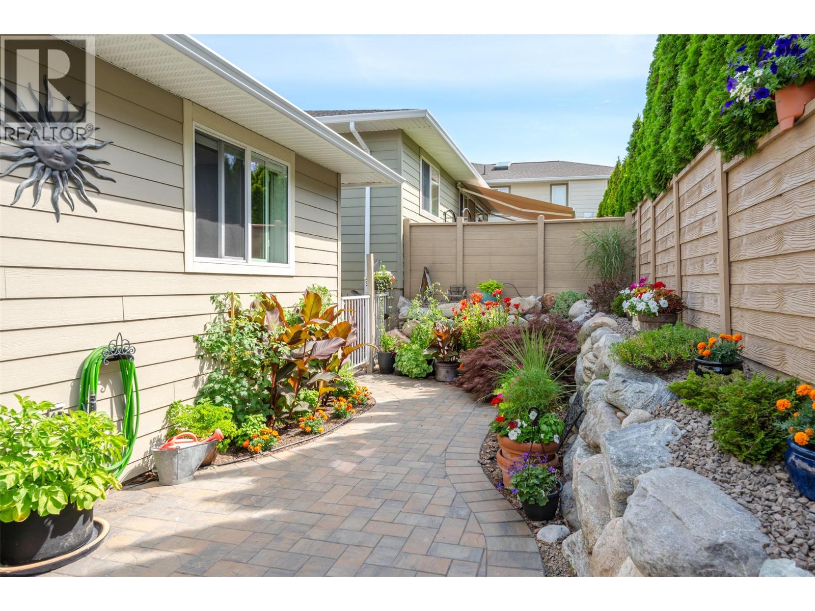 #173 170 Stocks Crescent - 56