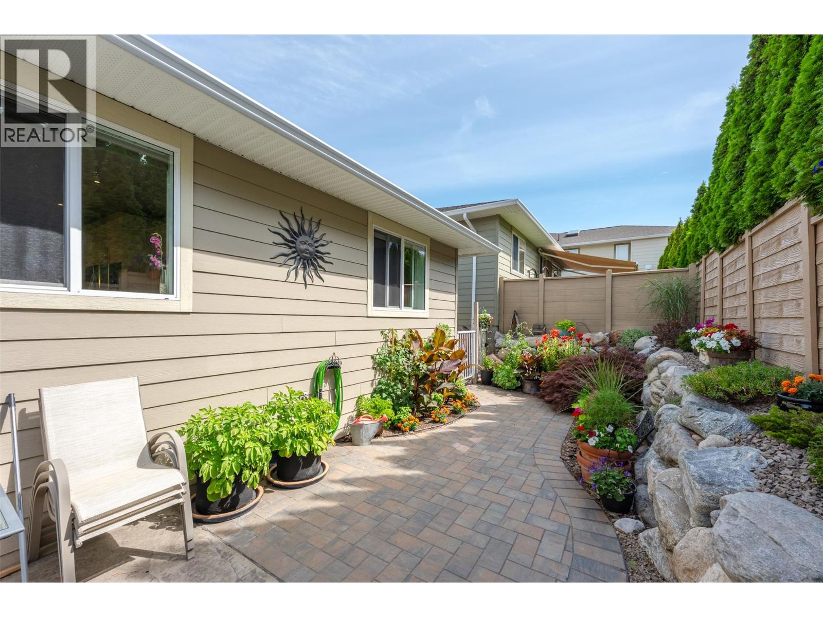 #173 170 Stocks Crescent - 55