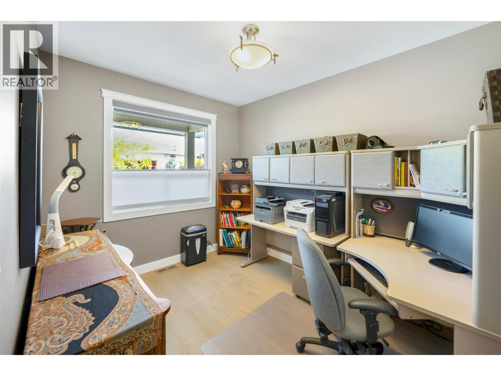 #173 170 Stocks Crescent - 24