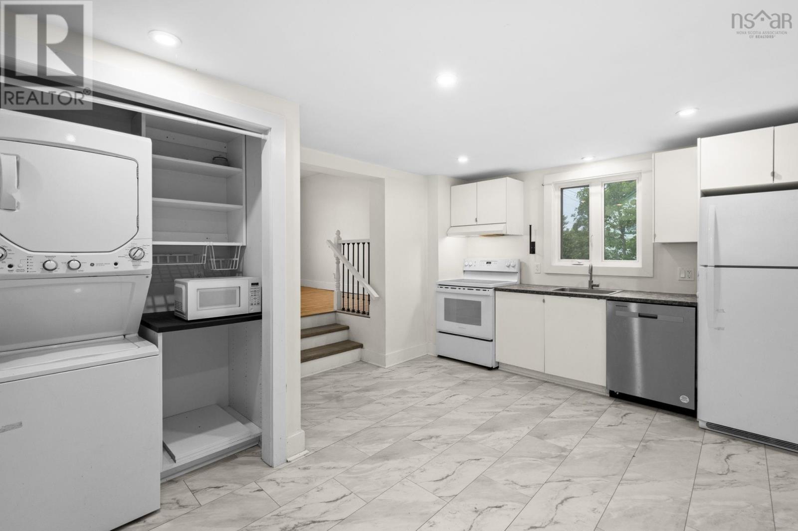 746-748 Old Sambro Road - 11