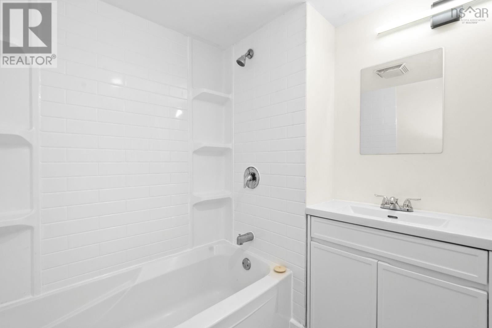 746-748 Old Sambro Road - 19