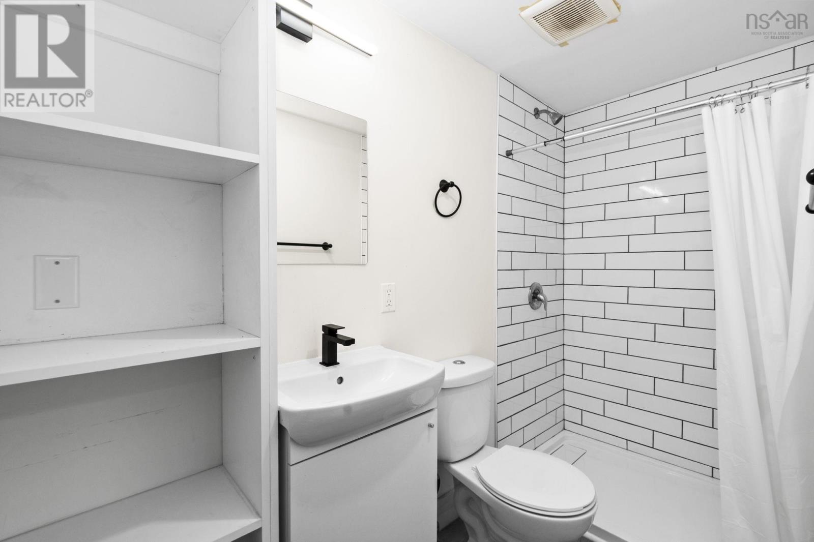 746-748 Old Sambro Road - 32