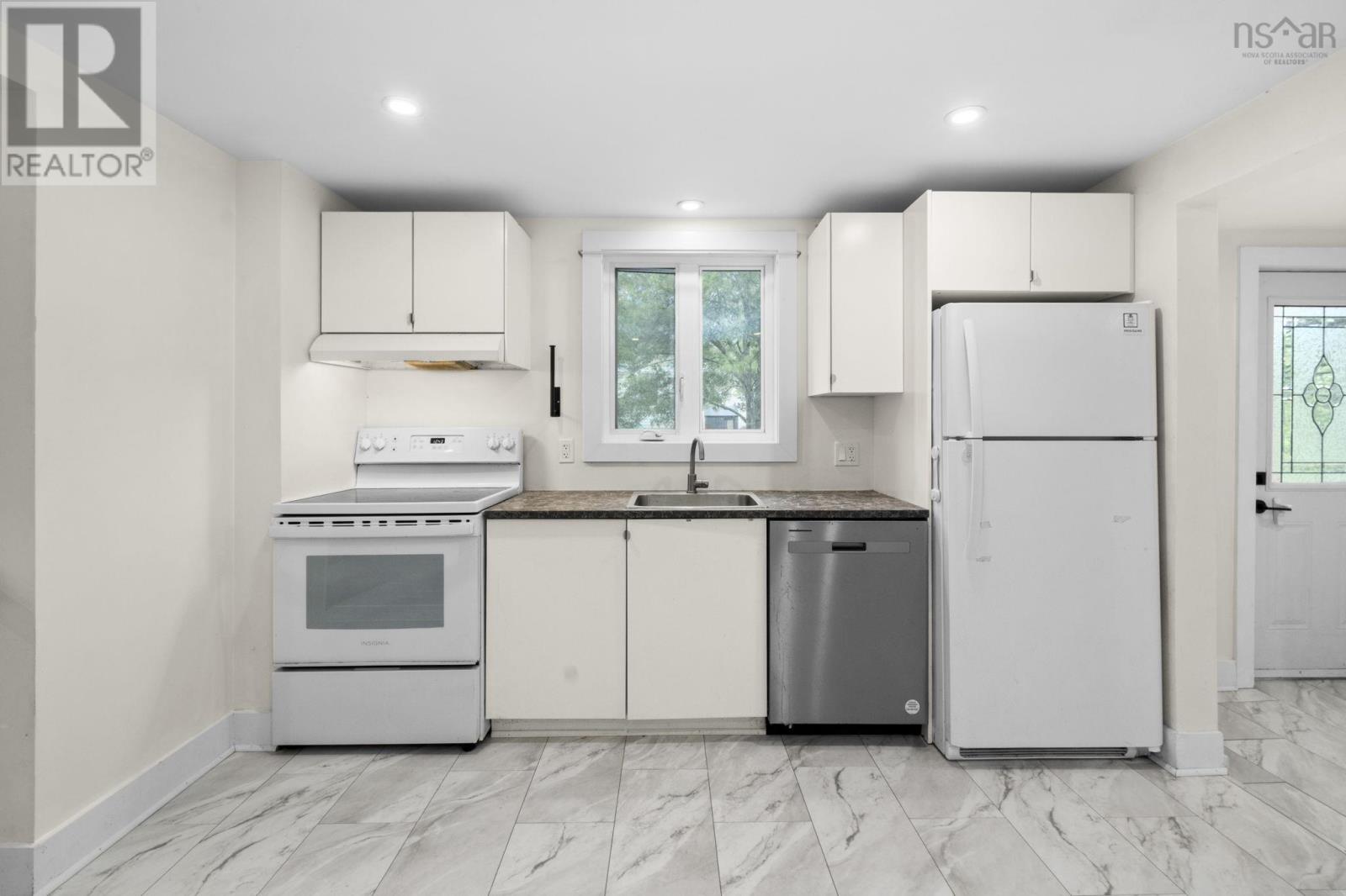 746/748 Old Sambro Road - 8