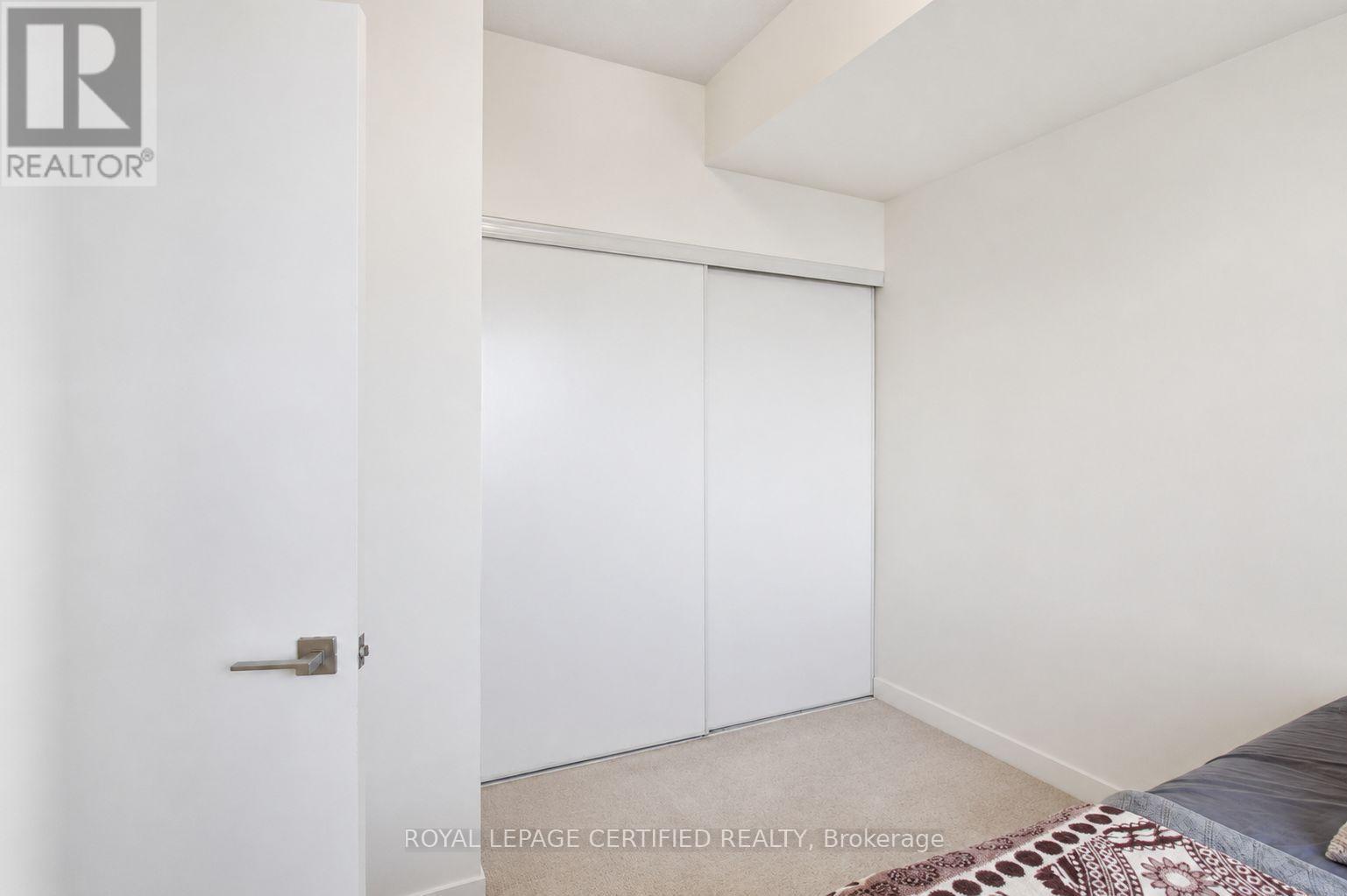 #808 510 CURRAN PLACE - 15
