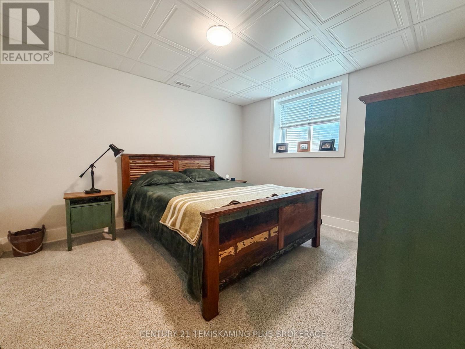 273 COSMAN CRESCENT - 17