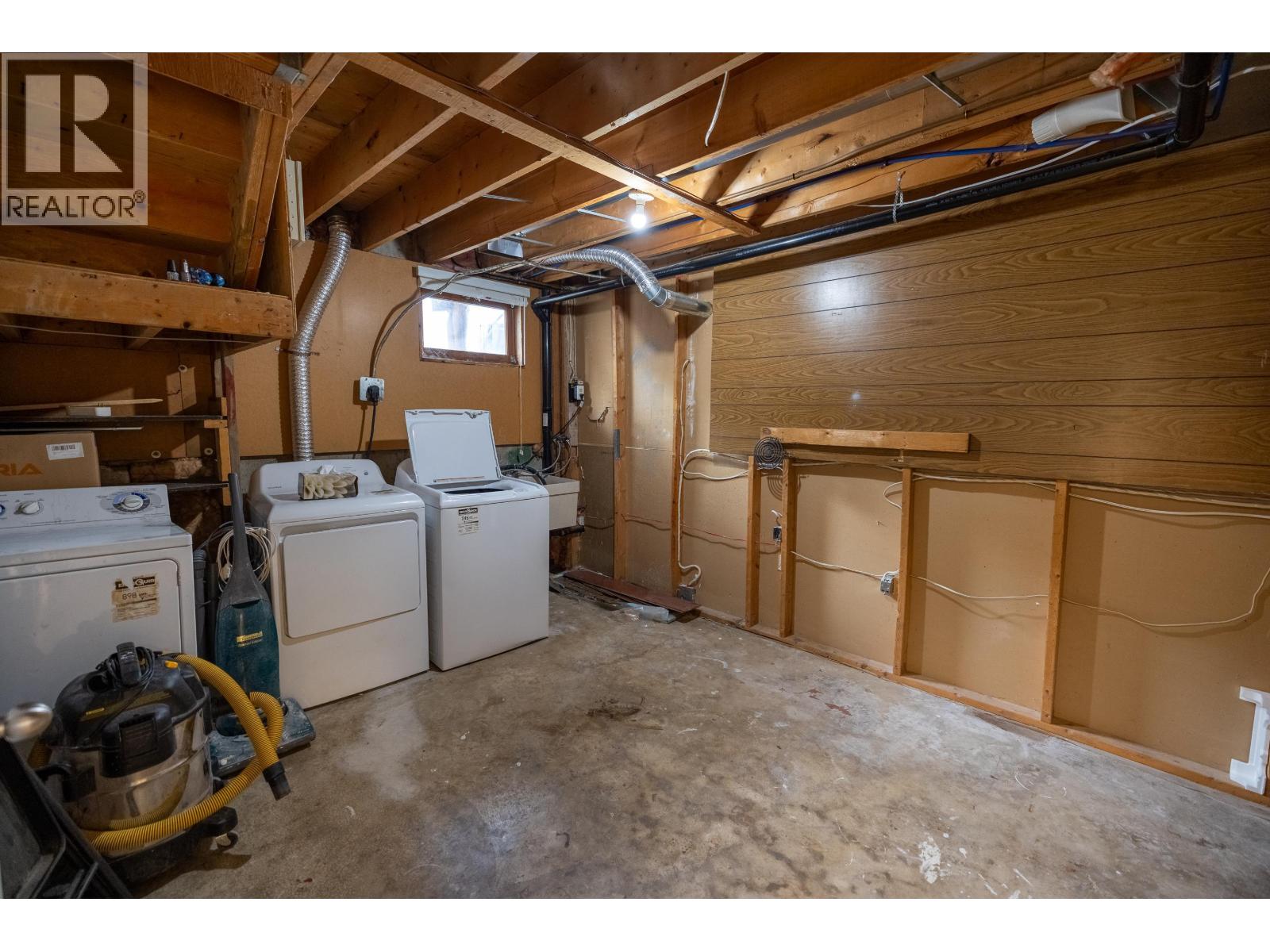 331 KILLOREN CRESCENT - 32