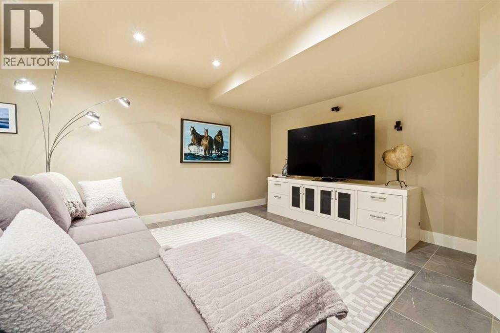3610 8 Avenue NW - 36
