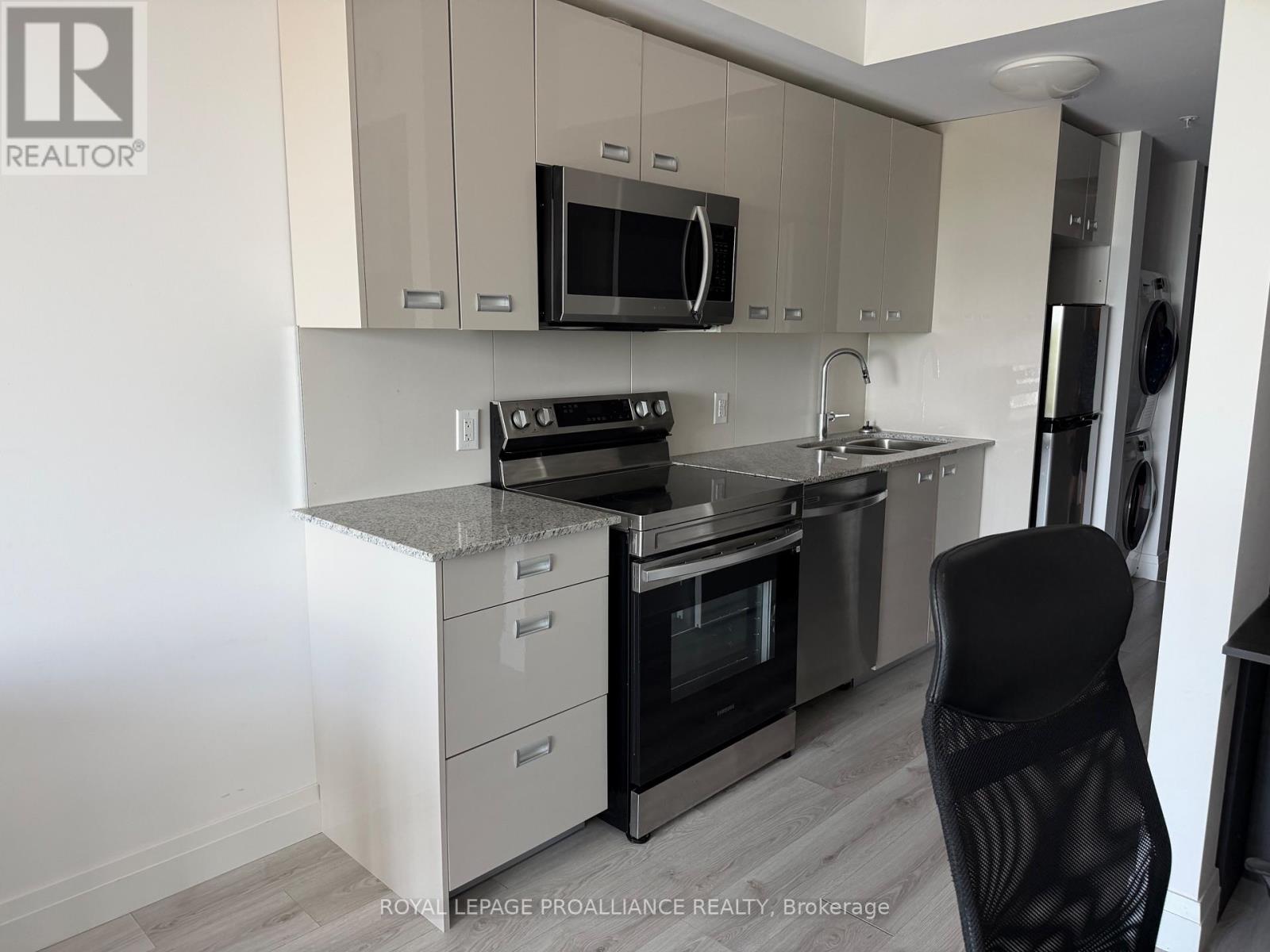 #913 652 PRINCESS STREET - 19