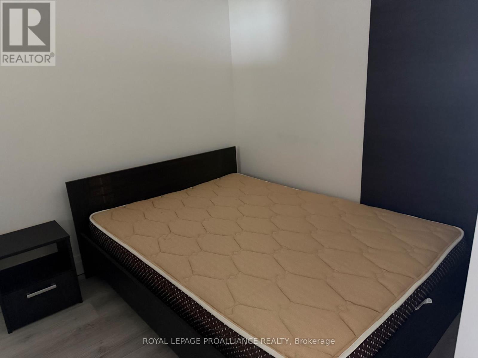 #913 652 PRINCESS STREET - 21