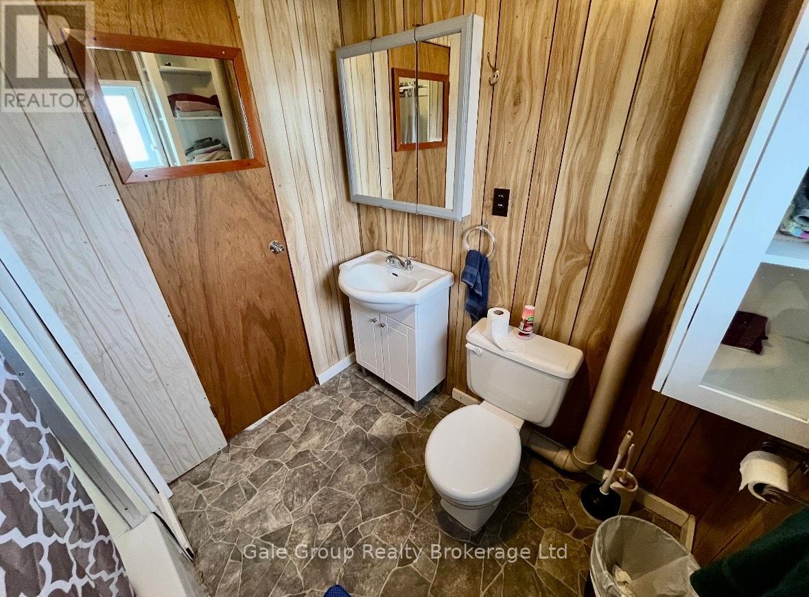 2541 HIGHWAY 105 HIGHWAY - 34