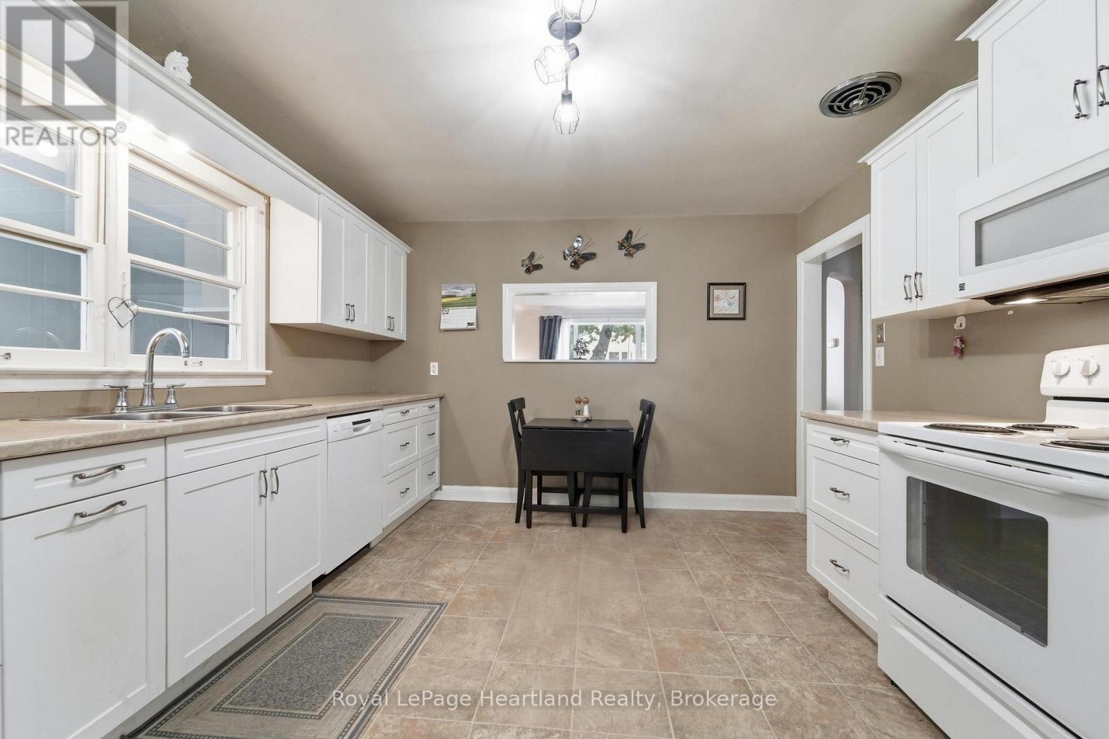 175 BROCK STREET - 10