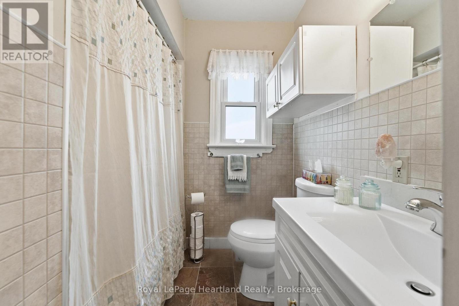 175 BROCK STREET - 22