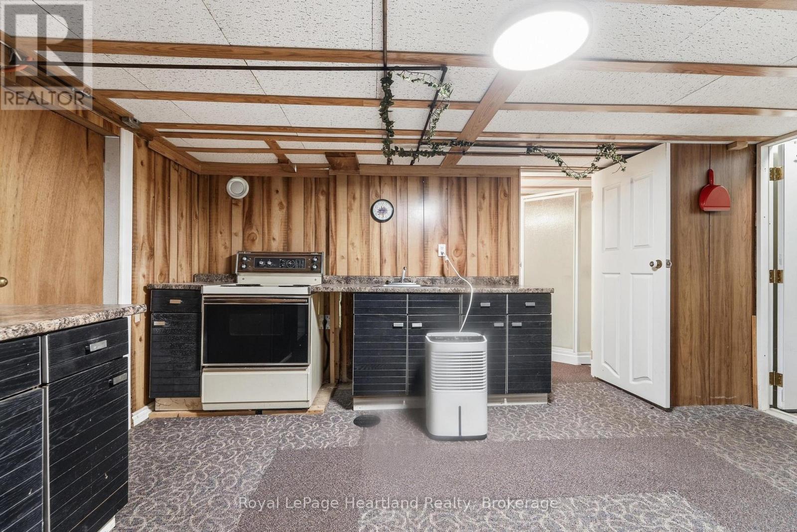175 BROCK STREET - 27