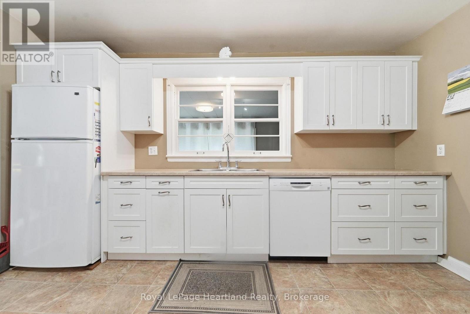 175 BROCK STREET - 9