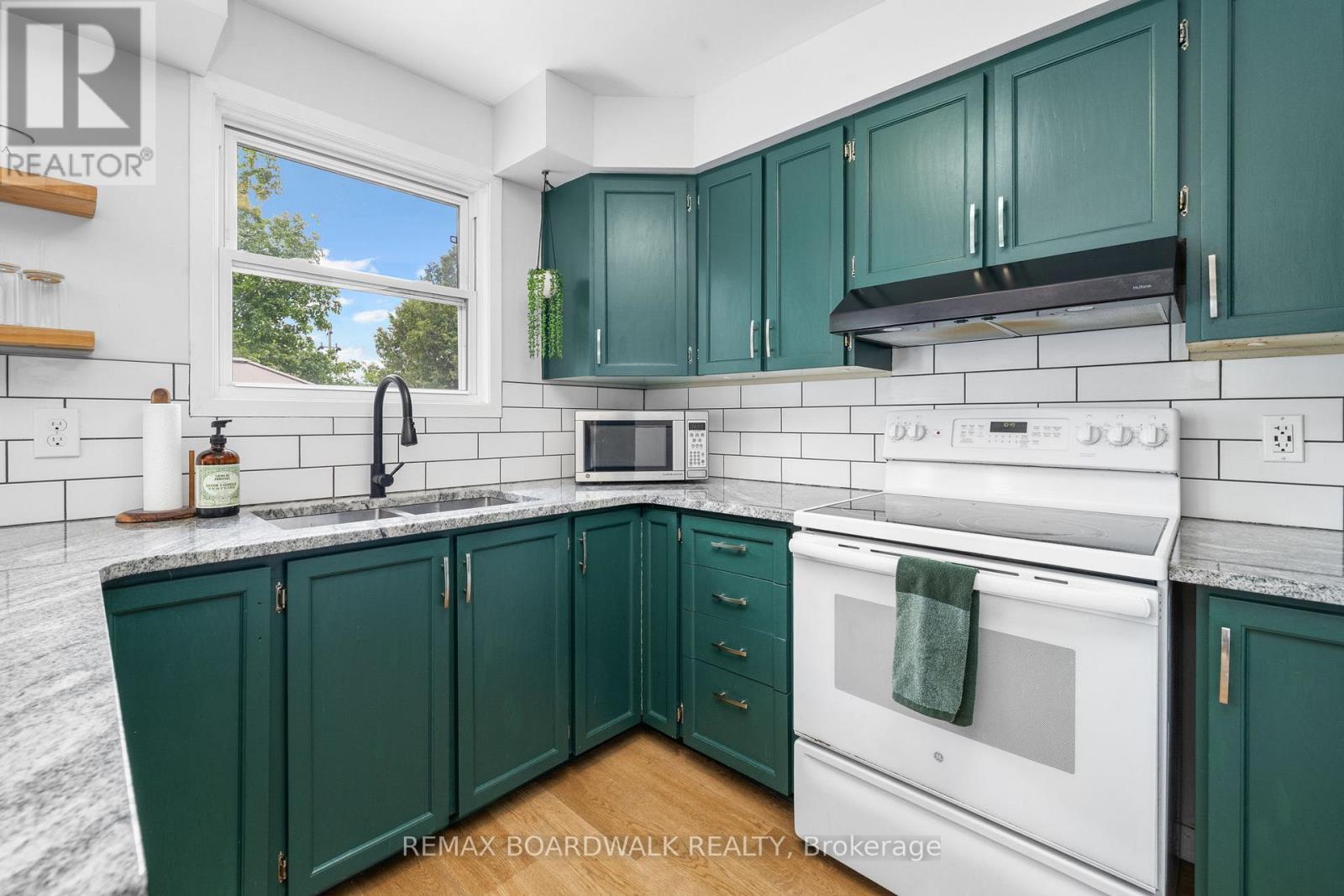8 JESSIE DRIVE - 15