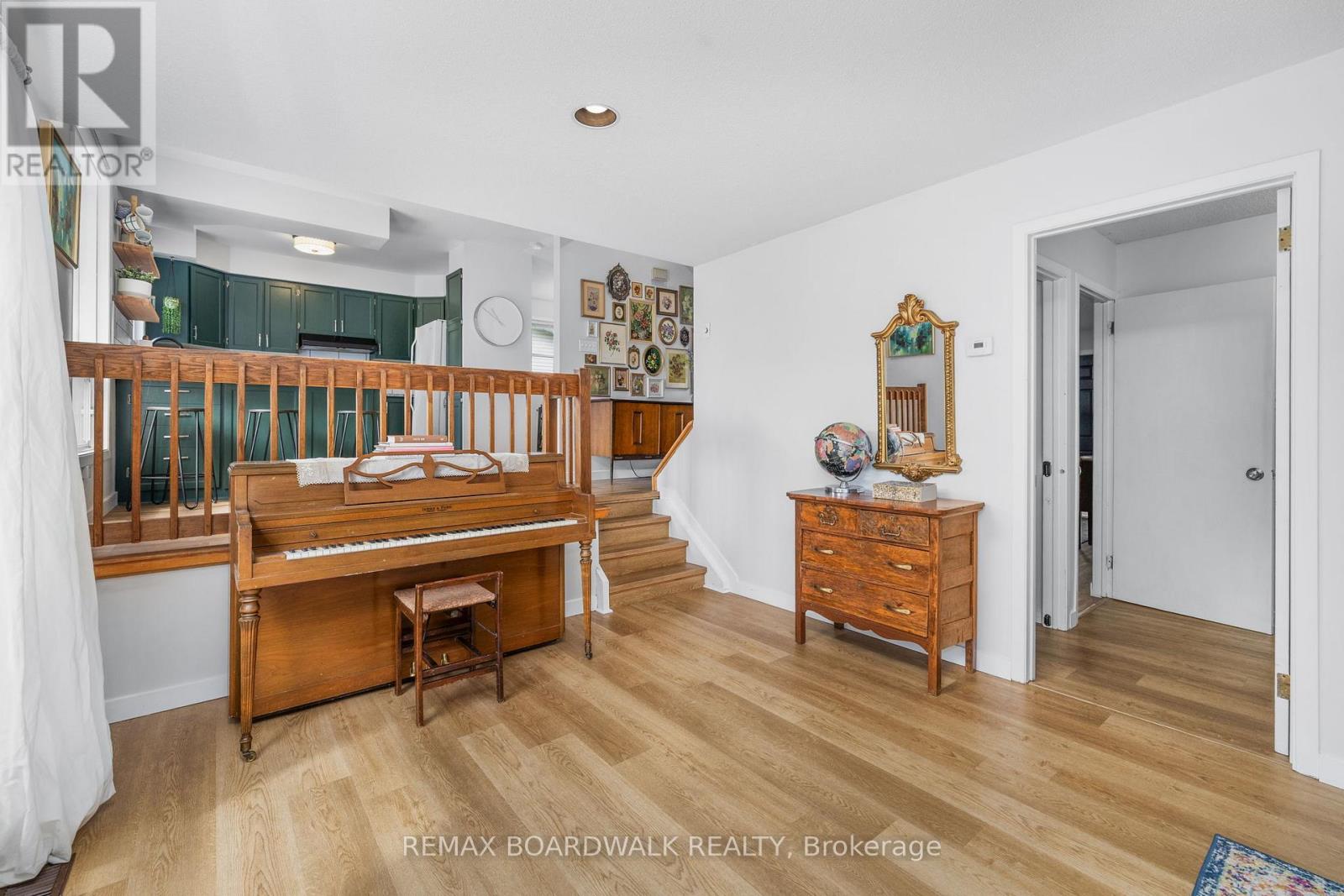 8 JESSIE DRIVE - 19