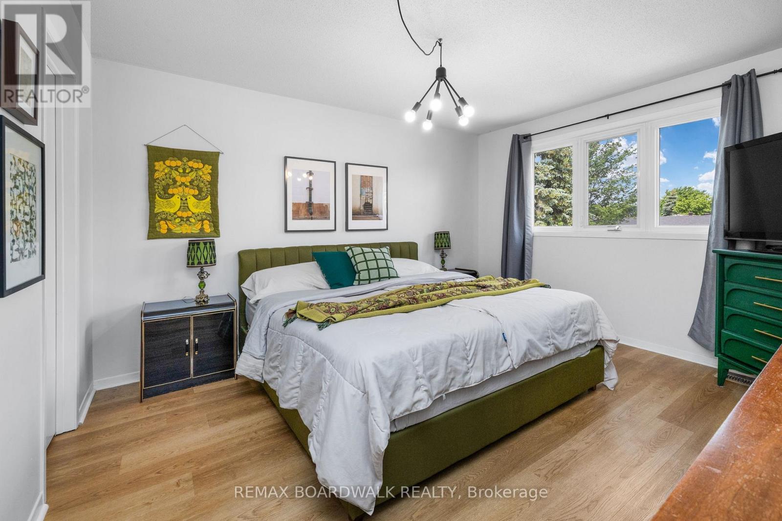 8 JESSIE DRIVE - 26