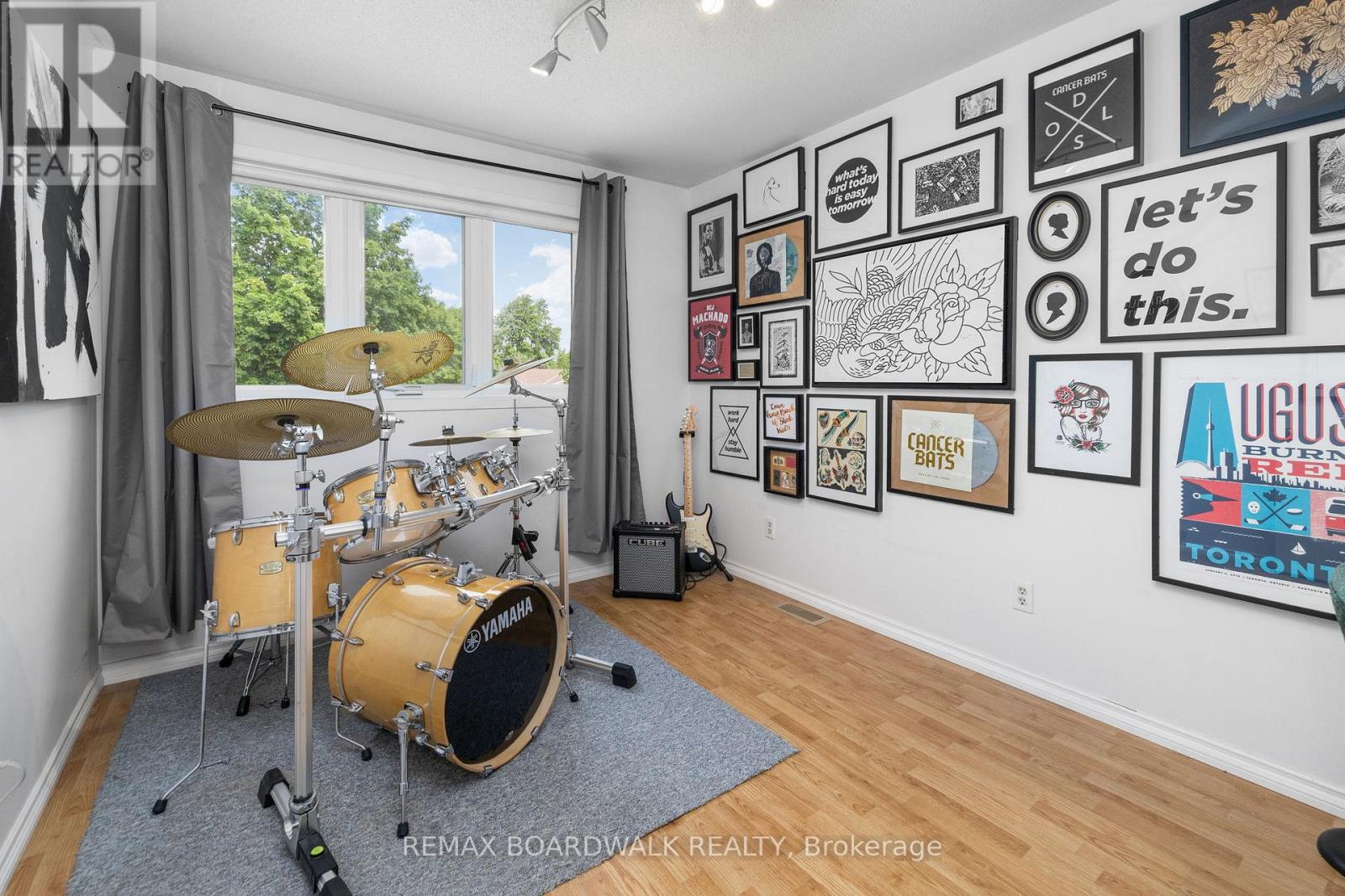 8 JESSIE DRIVE - 33