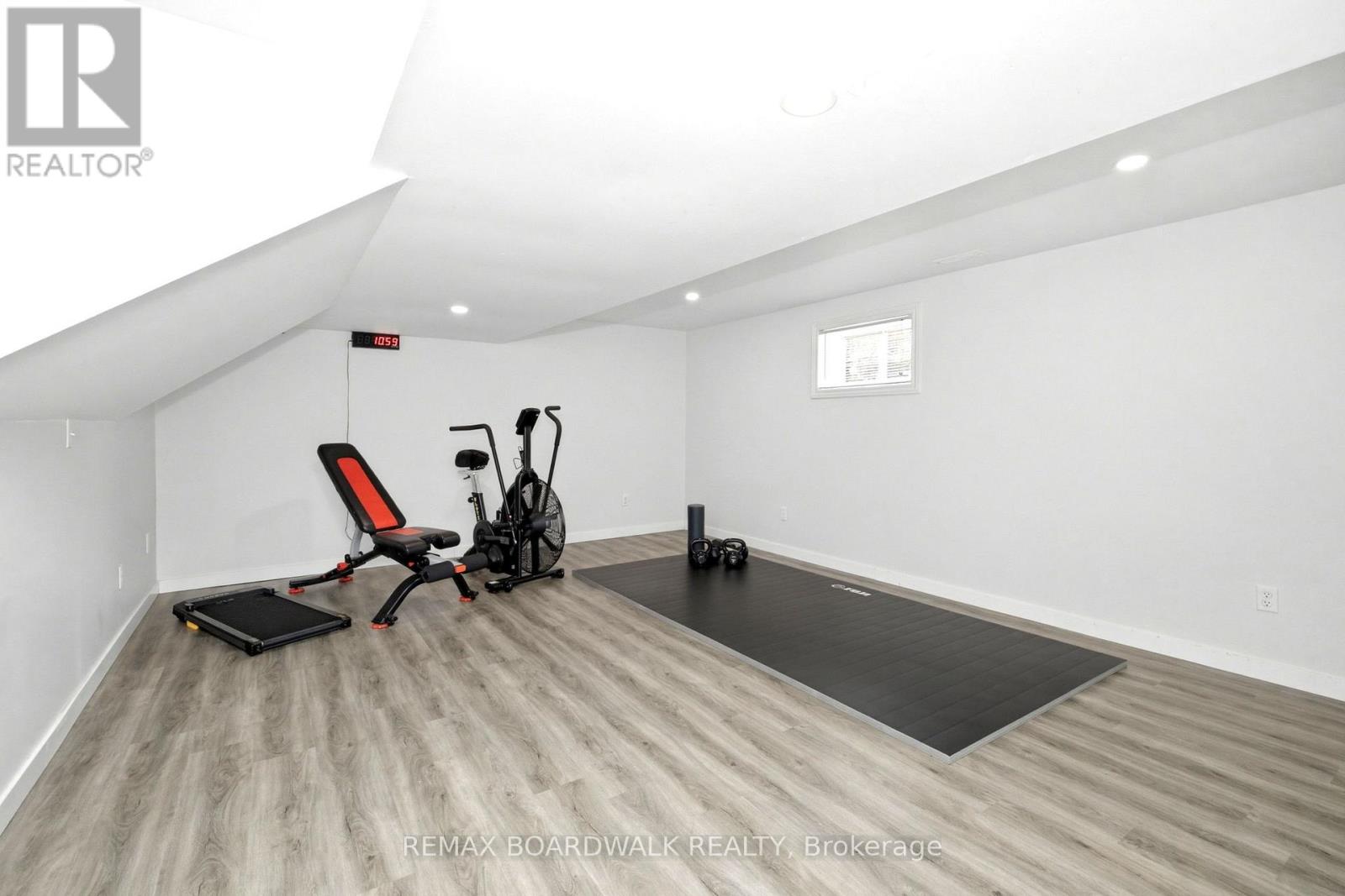 8 JESSIE DRIVE - 35
