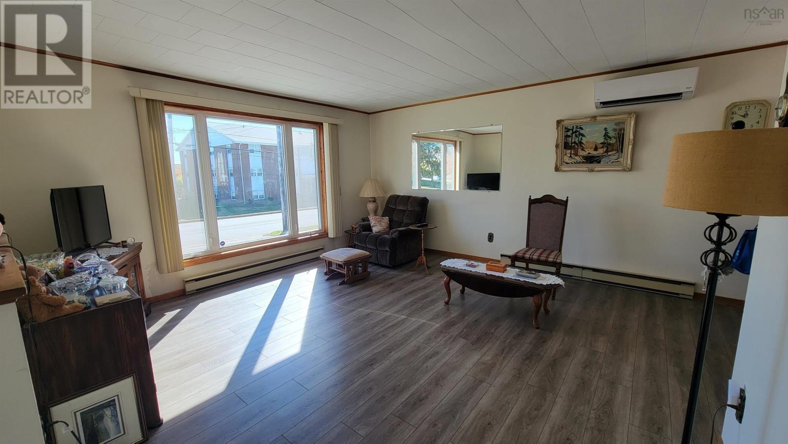 352 Pleasant Street - 10