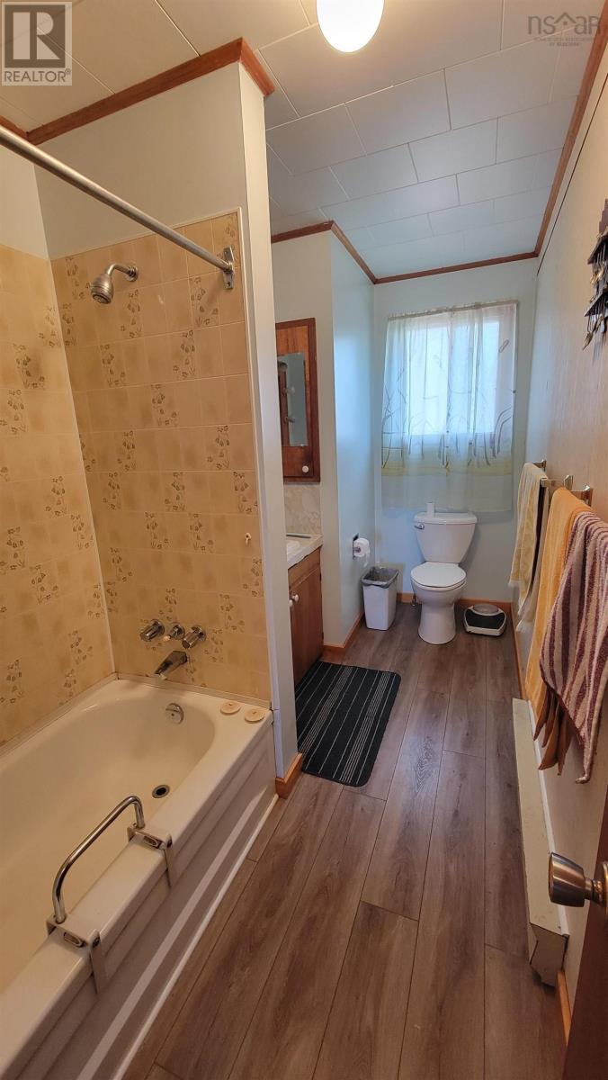 352 Pleasant Street - 19