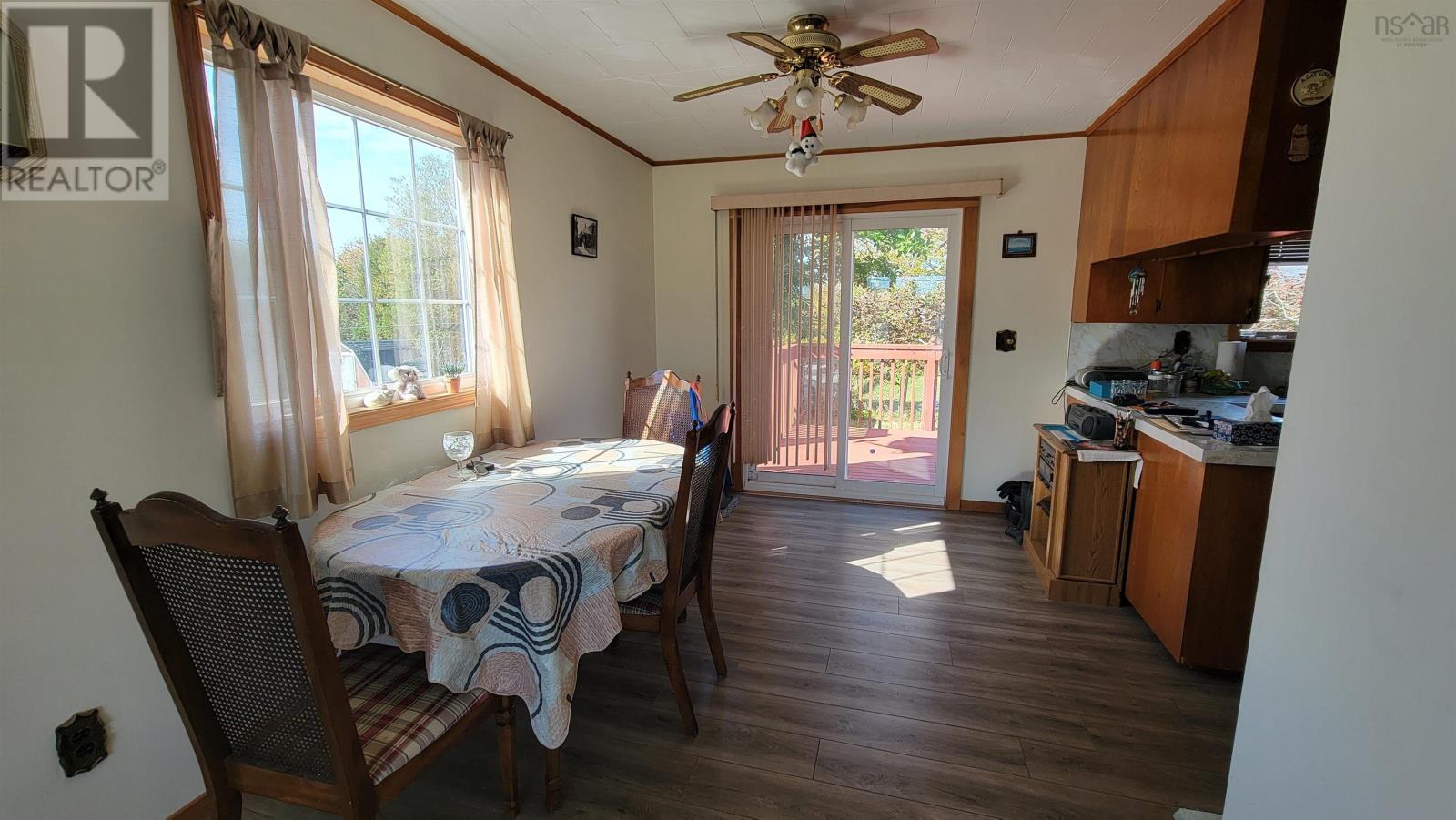 352 Pleasant Street - 13