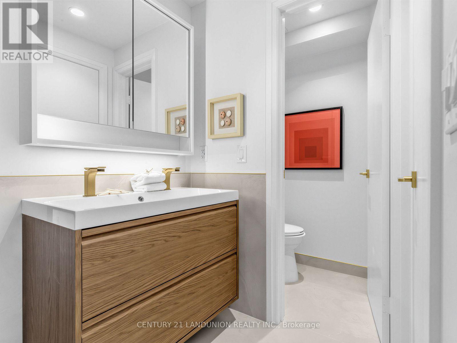 #56 193 MCNICOLL AVENUE - 32