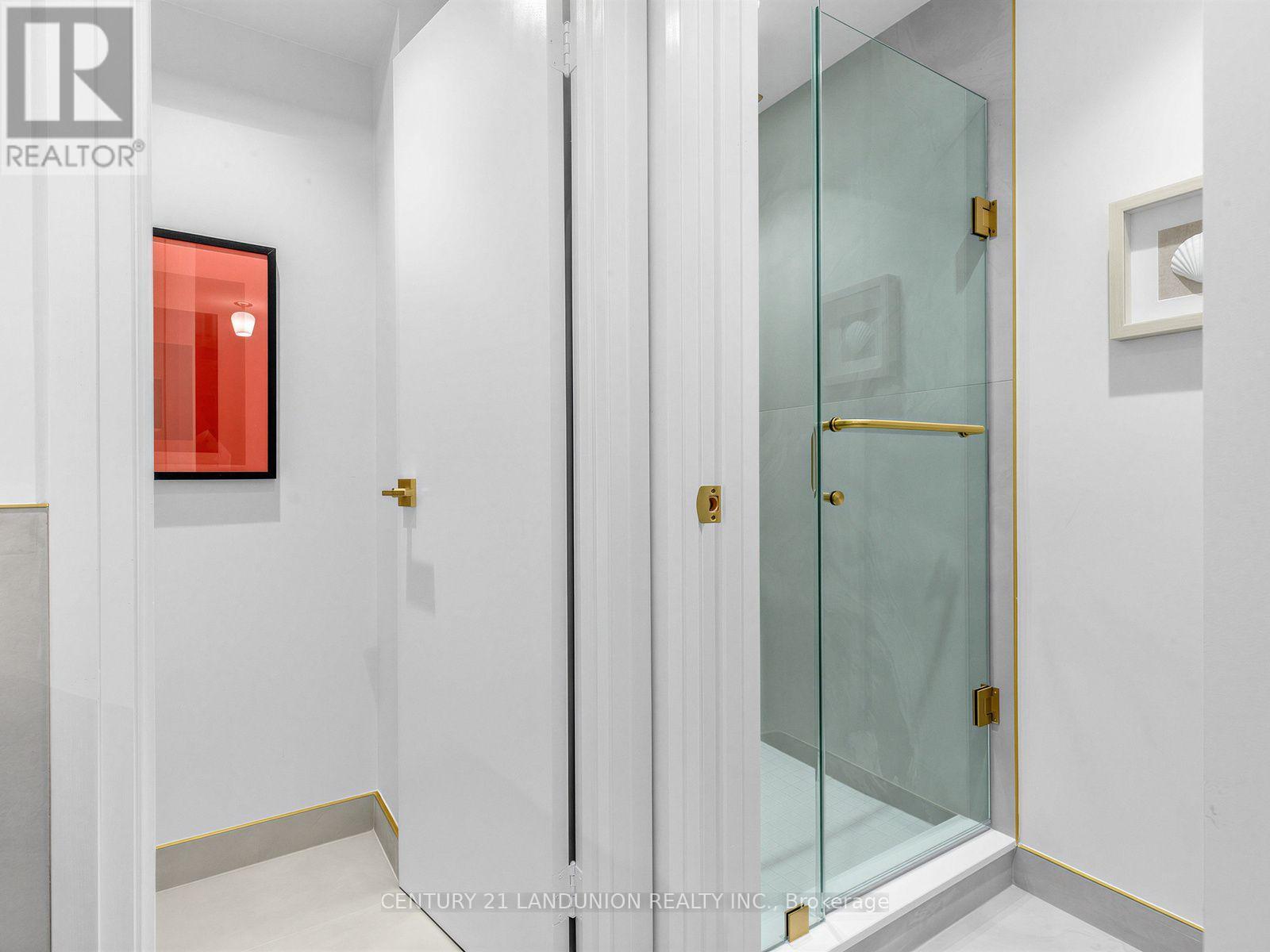 #56 193 MCNICOLL AVENUE - 33