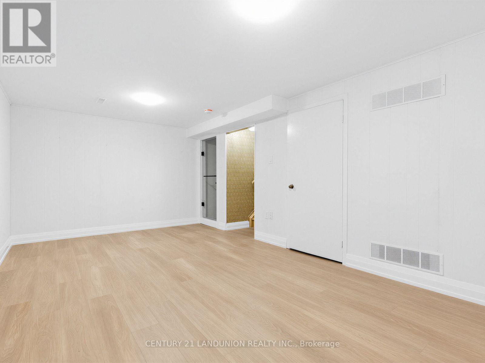 #56 193 MCNICOLL AVENUE - 34