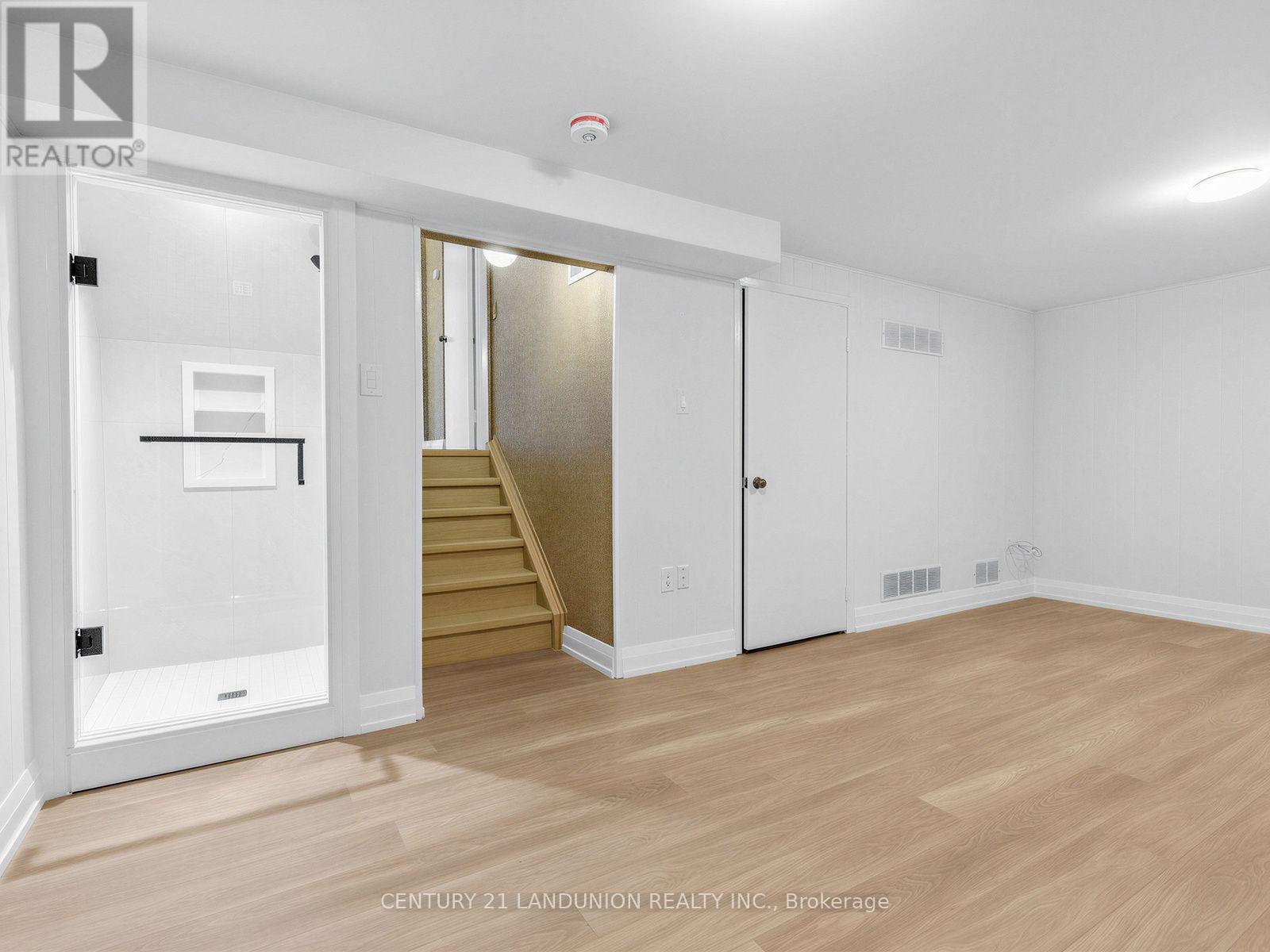 #56 193 MCNICOLL AVENUE - 35