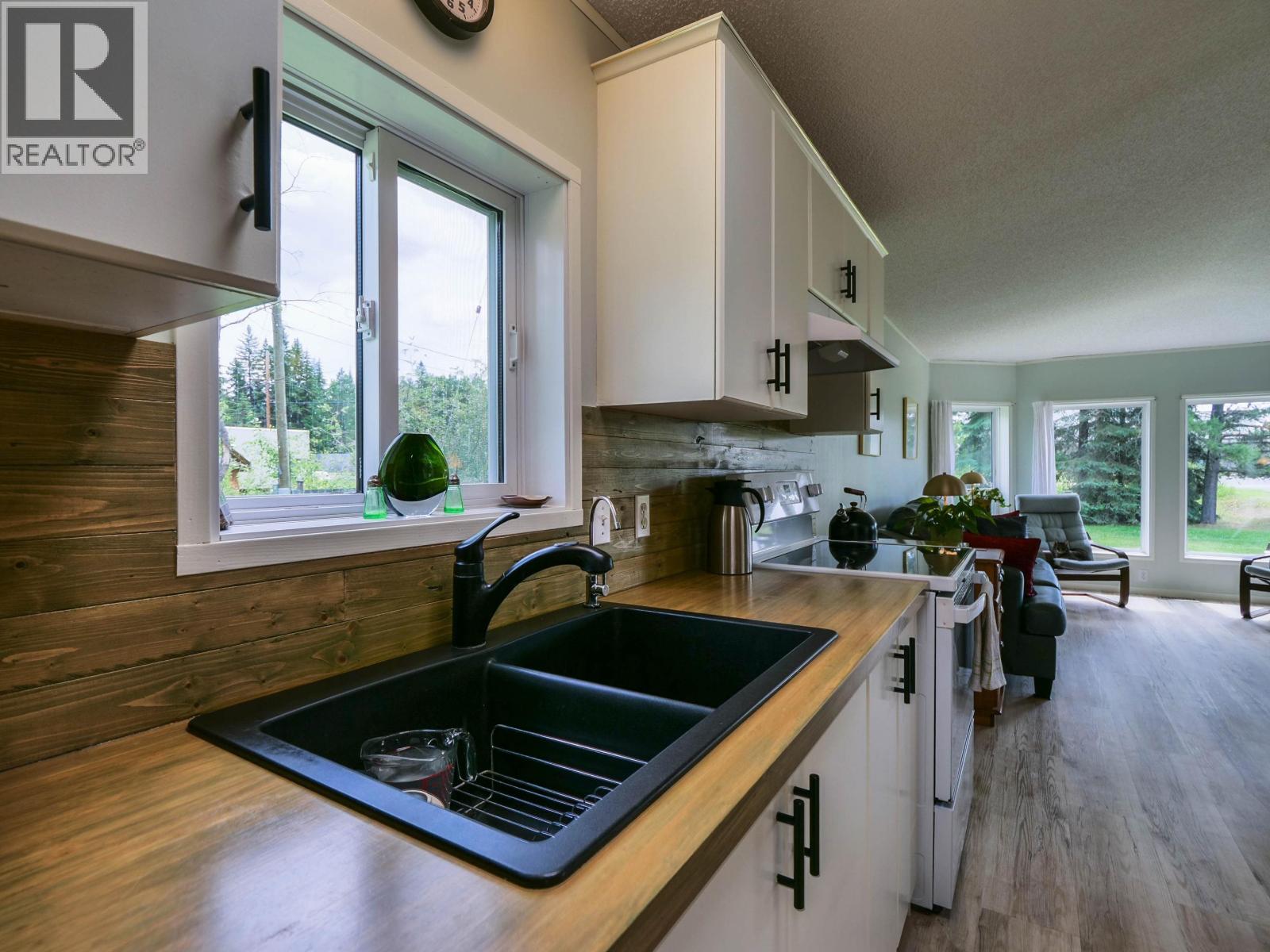 823 BARKERVILLE HIGHWAY - 8
