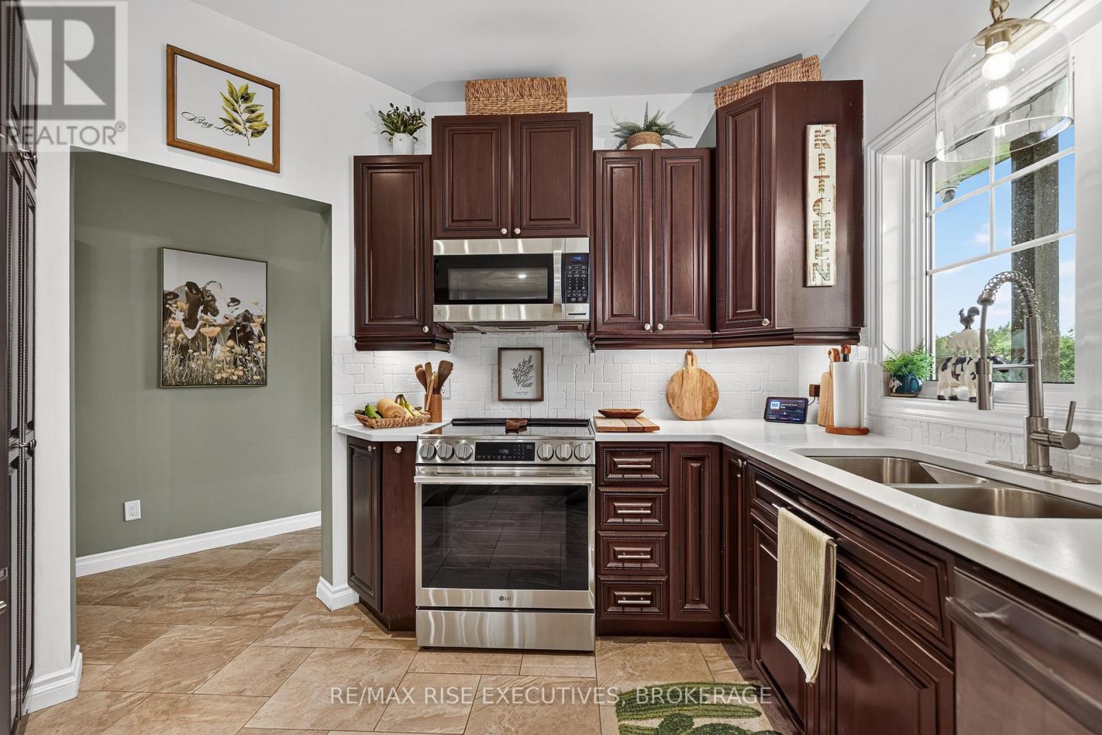 1058 WEEDMARK ROAD - Image 10