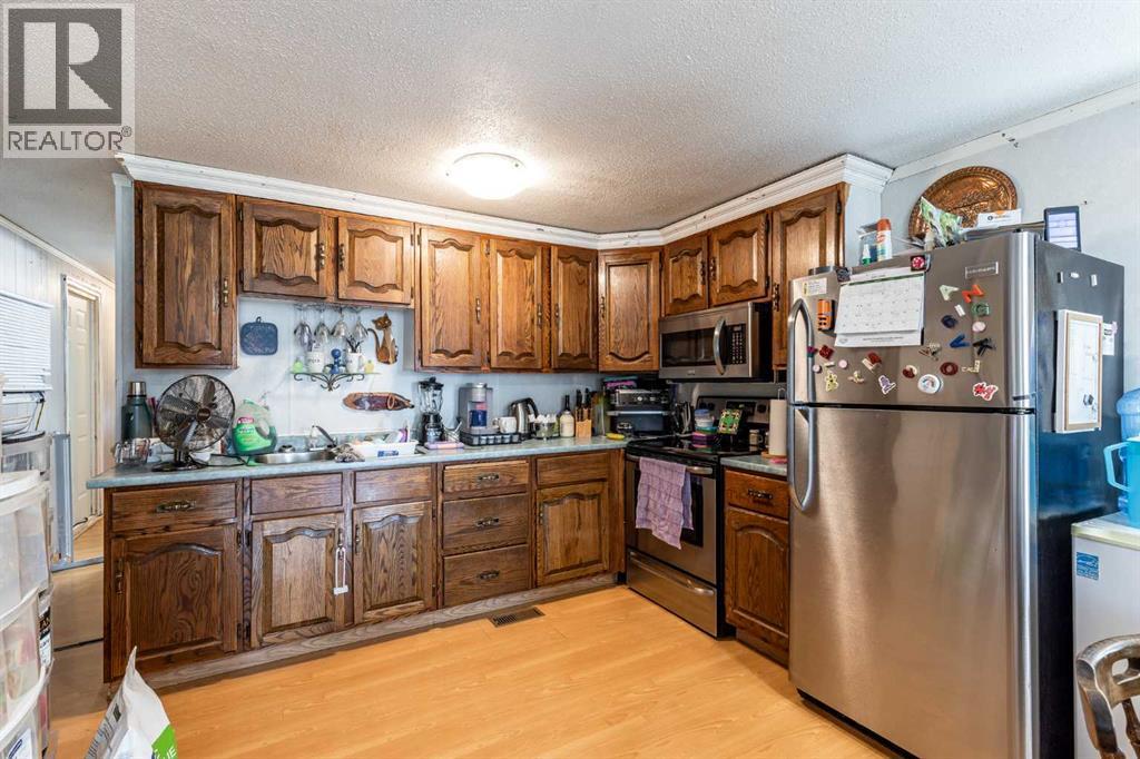 38, 612 20 Street NE - 12