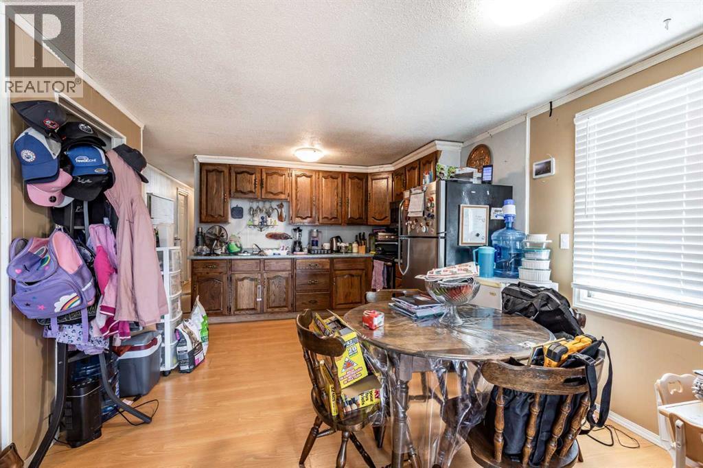 38, 612 20 Street NE - 11