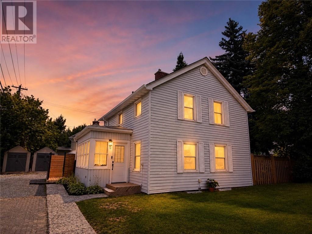 5 Balsam Street - 22