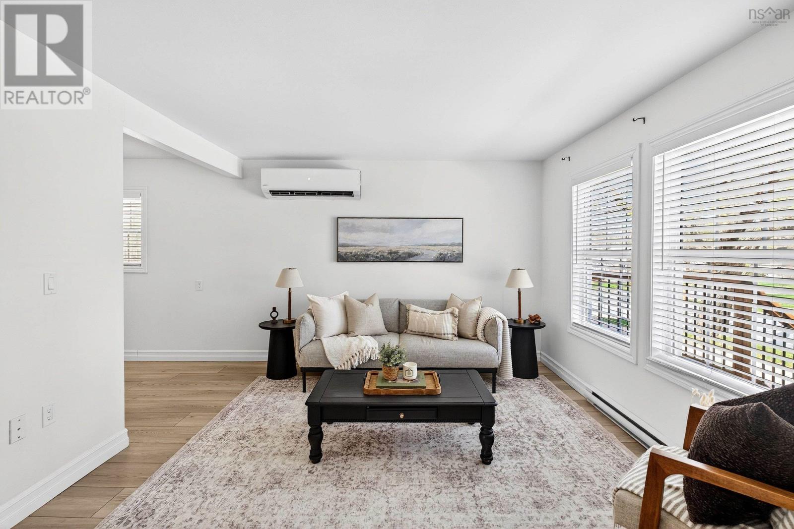 6520 Roslyn Road - 10