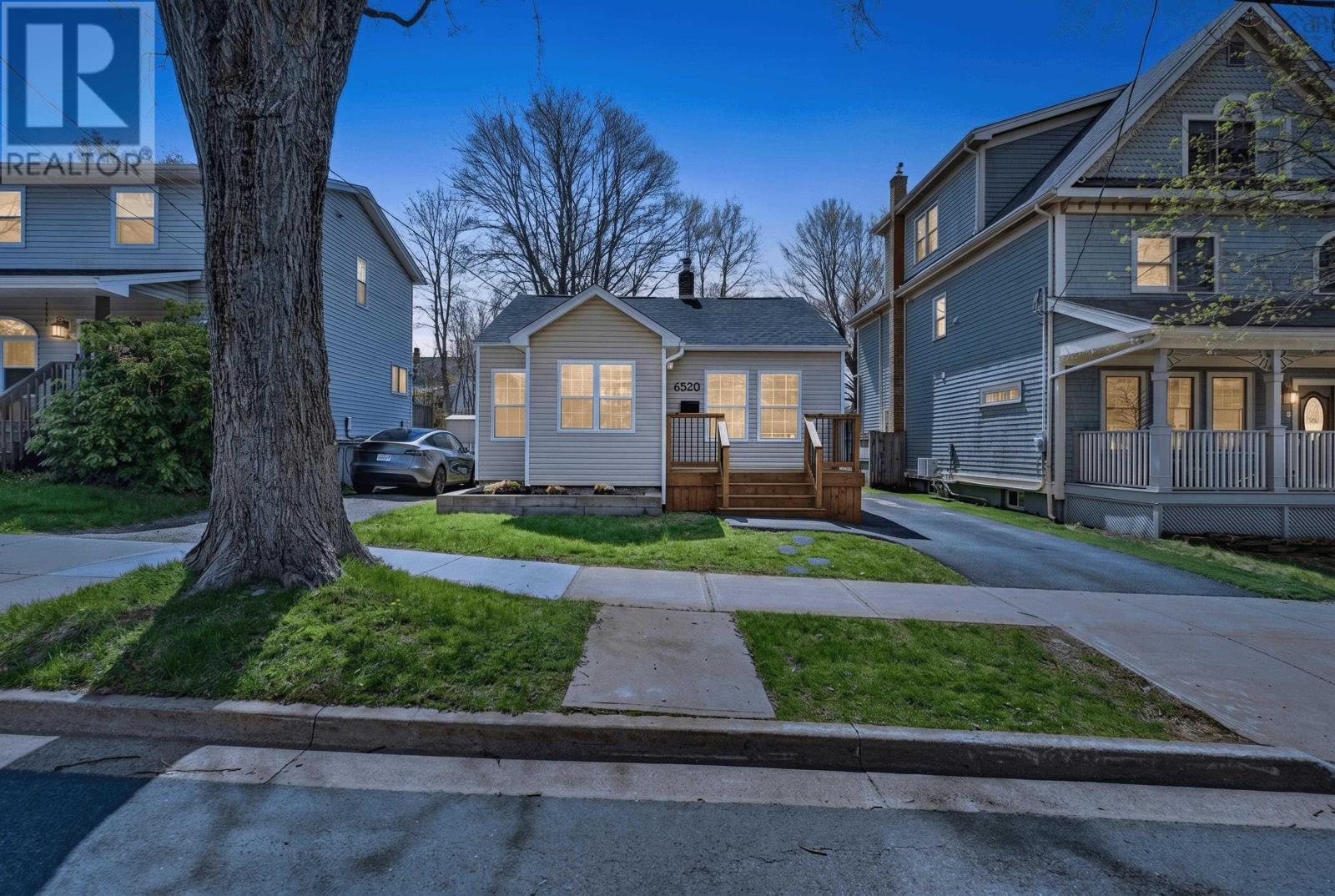 6520 Roslyn Road - 2