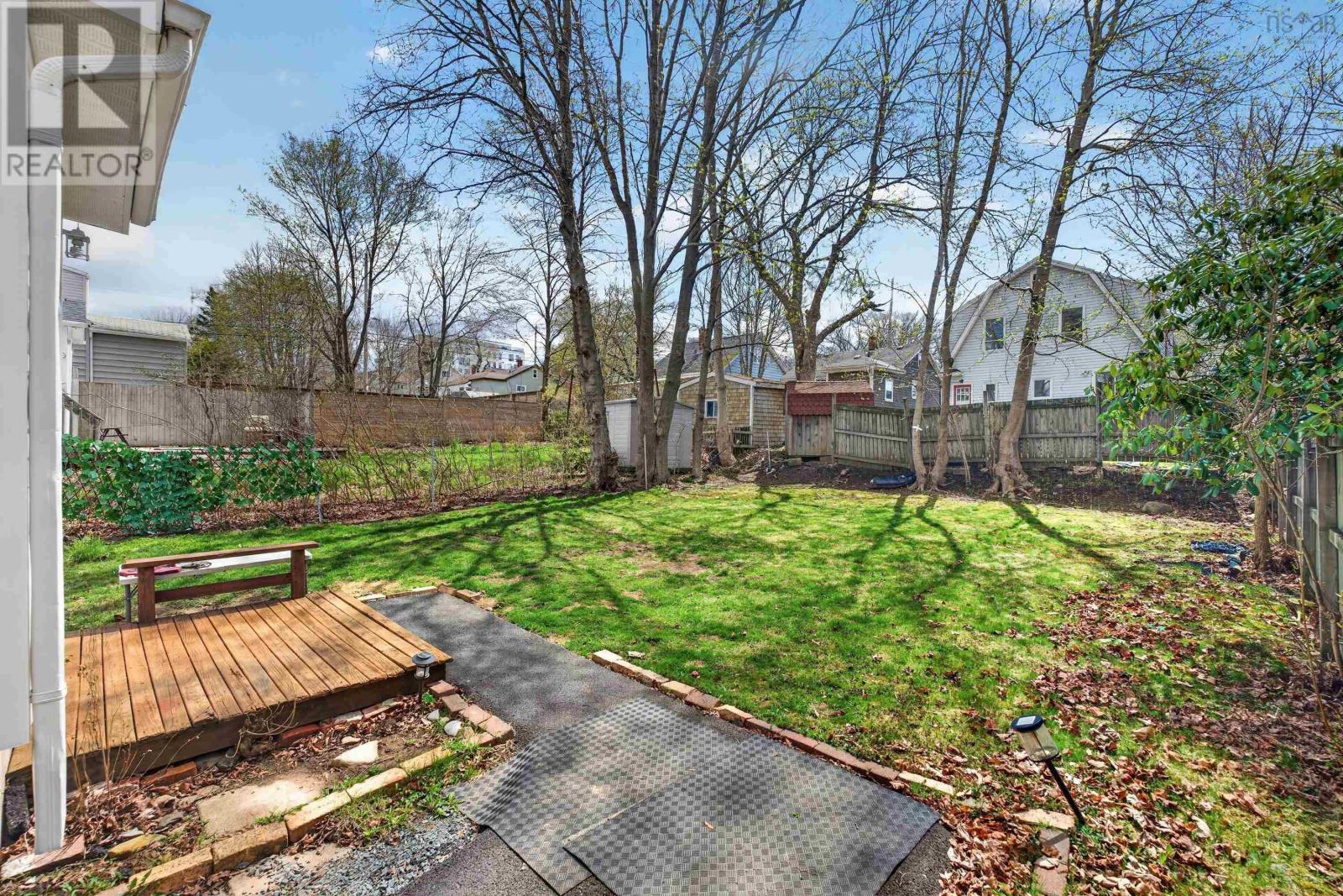 6520 Roslyn Road - 27