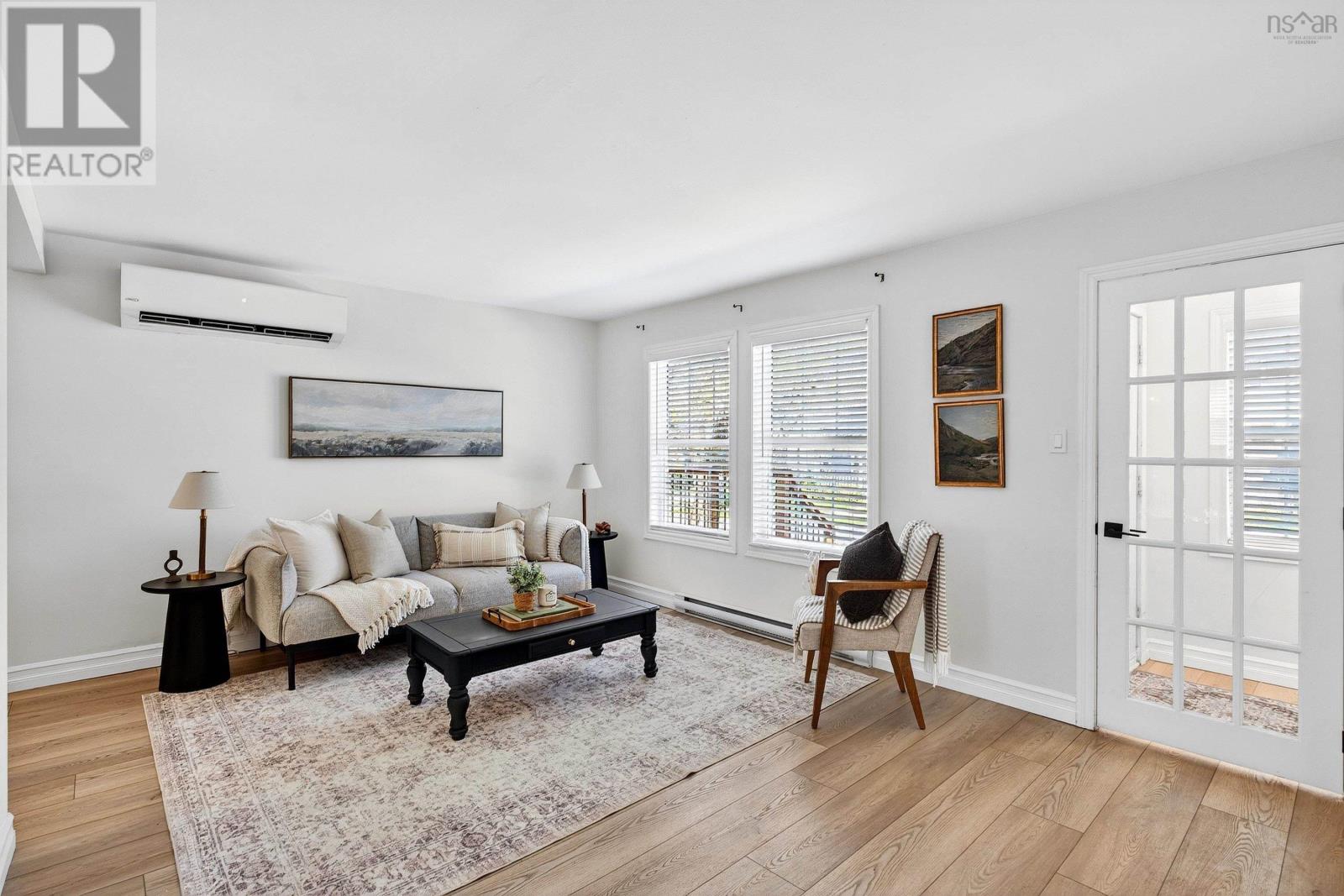 6520 Roslyn Road - 7