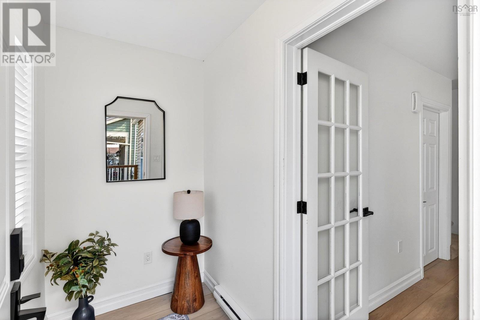6520 Roslyn Road - 5
