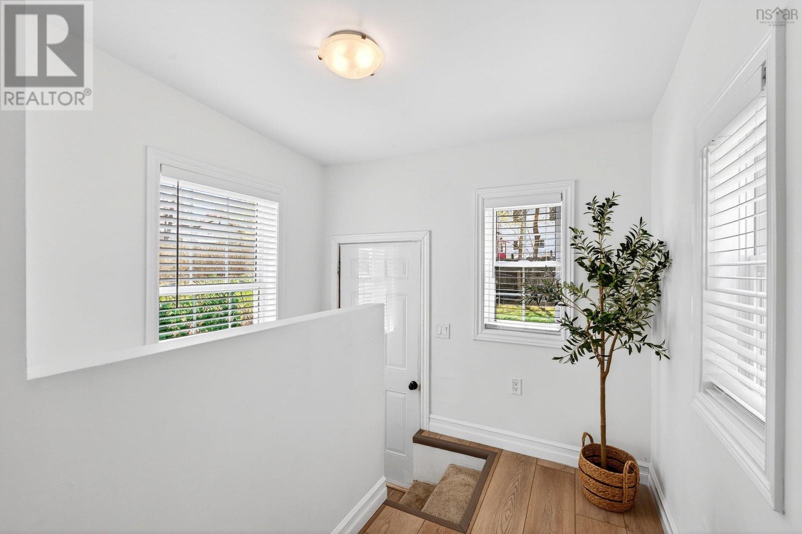 6520 Roslyn Road - 20