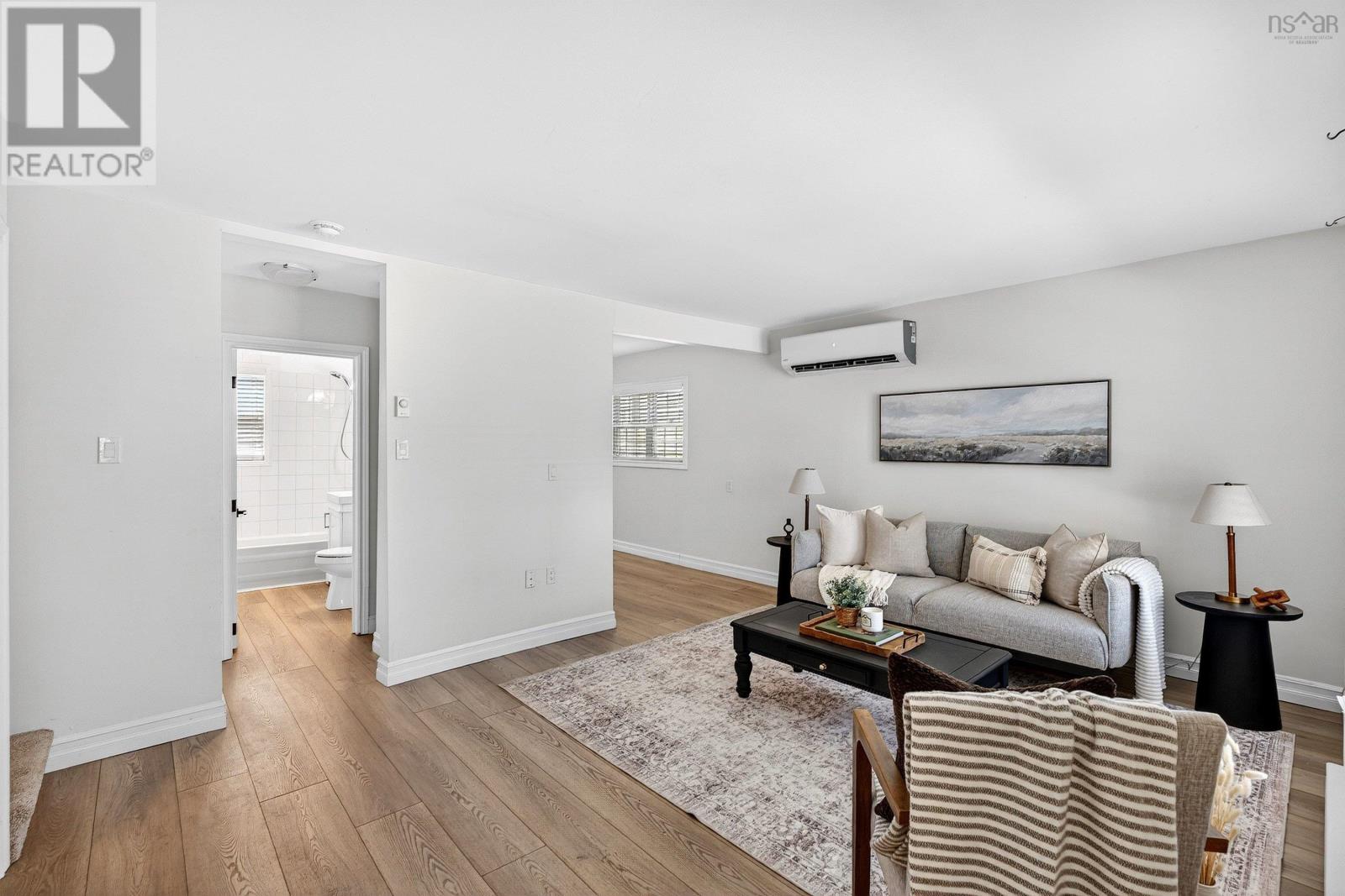 6520 Roslyn Road - 9
