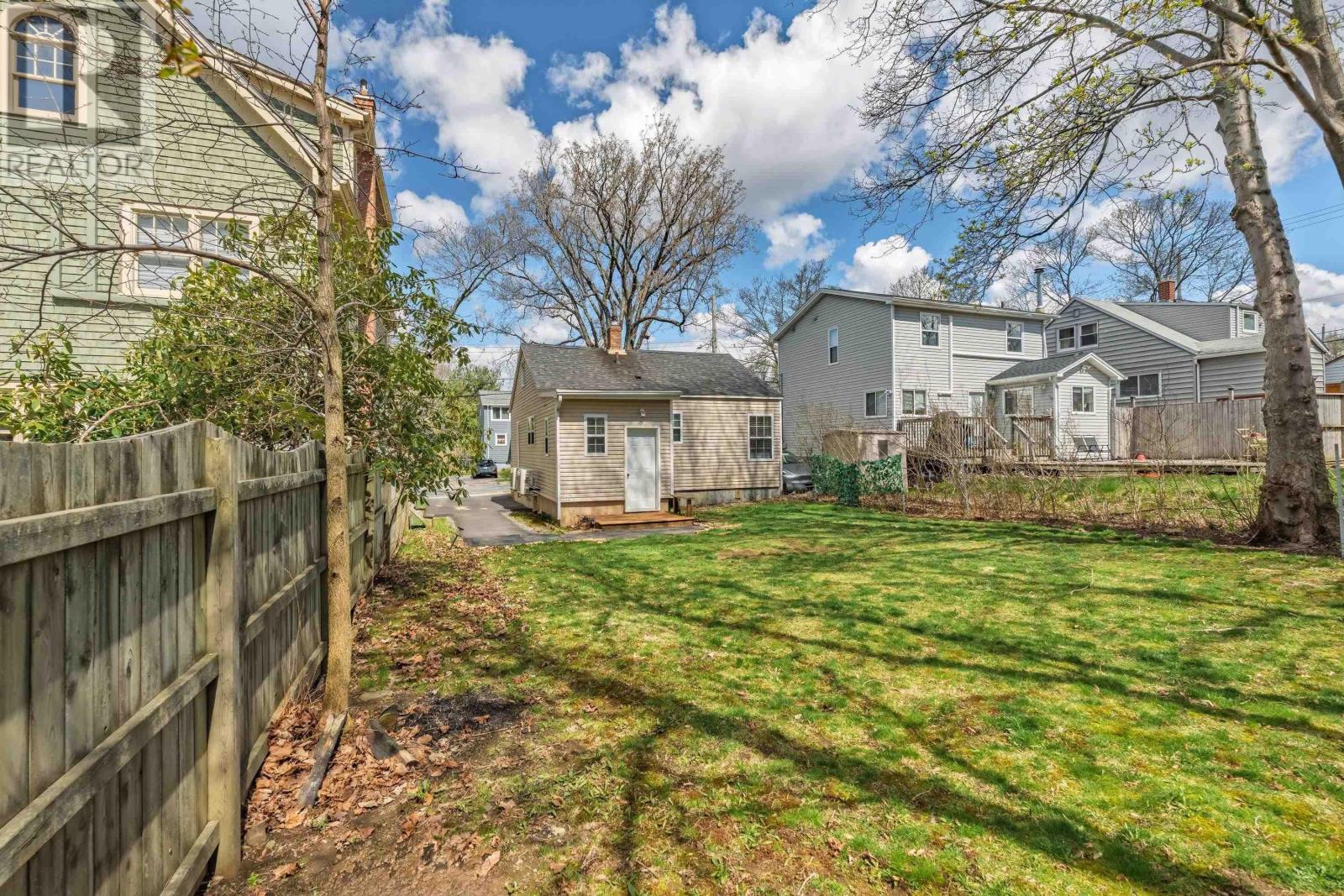6520 Roslyn Road - 29