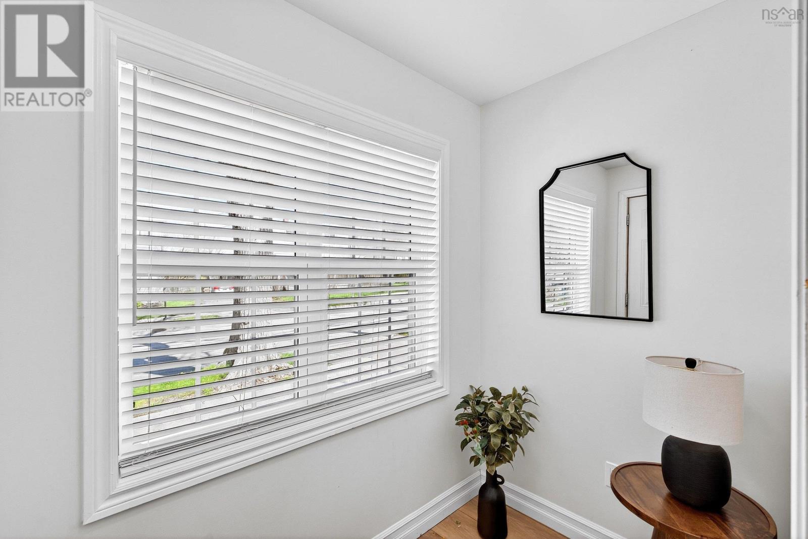 6520 Roslyn Road - 4
