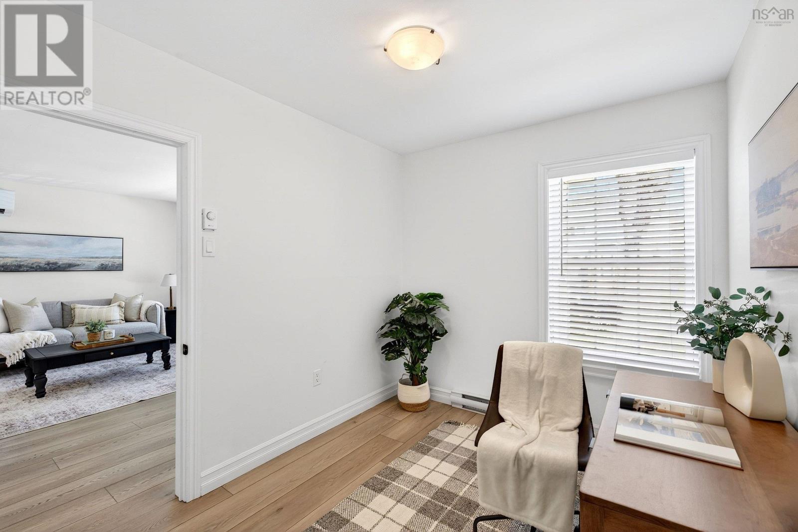 6520 Roslyn Road - 13