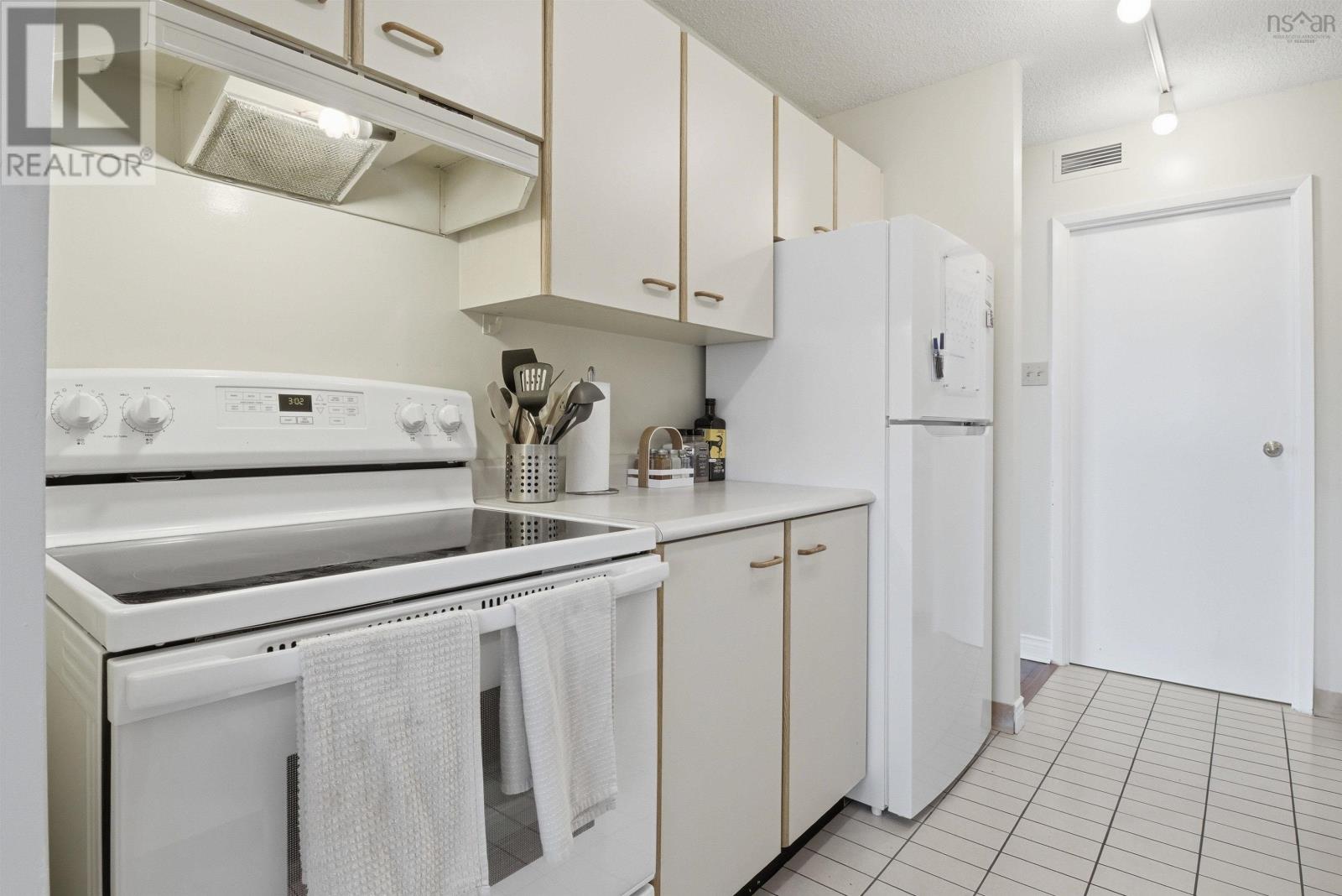 #1014 45 Vimy Avenue - 13