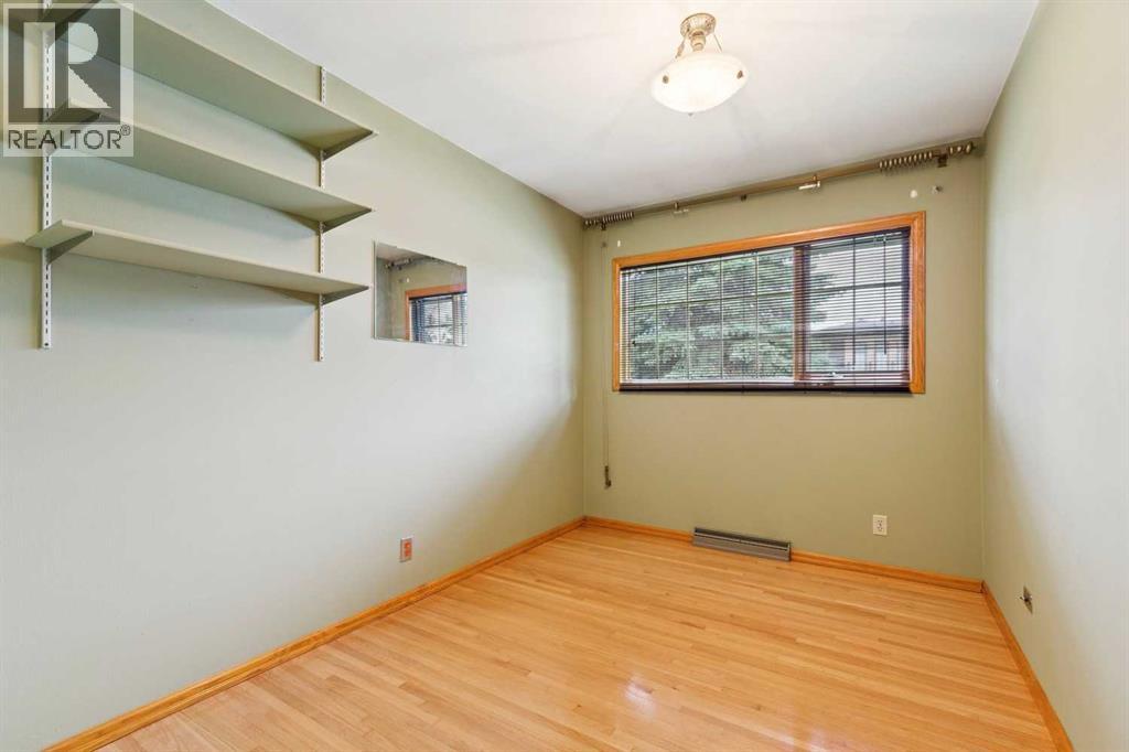 47 Montrose Crescent NE - 15
