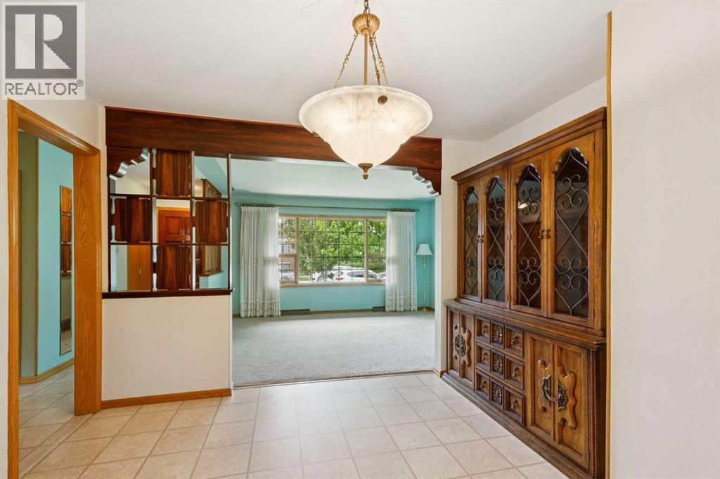 47 Montrose Crescent NE - 9
