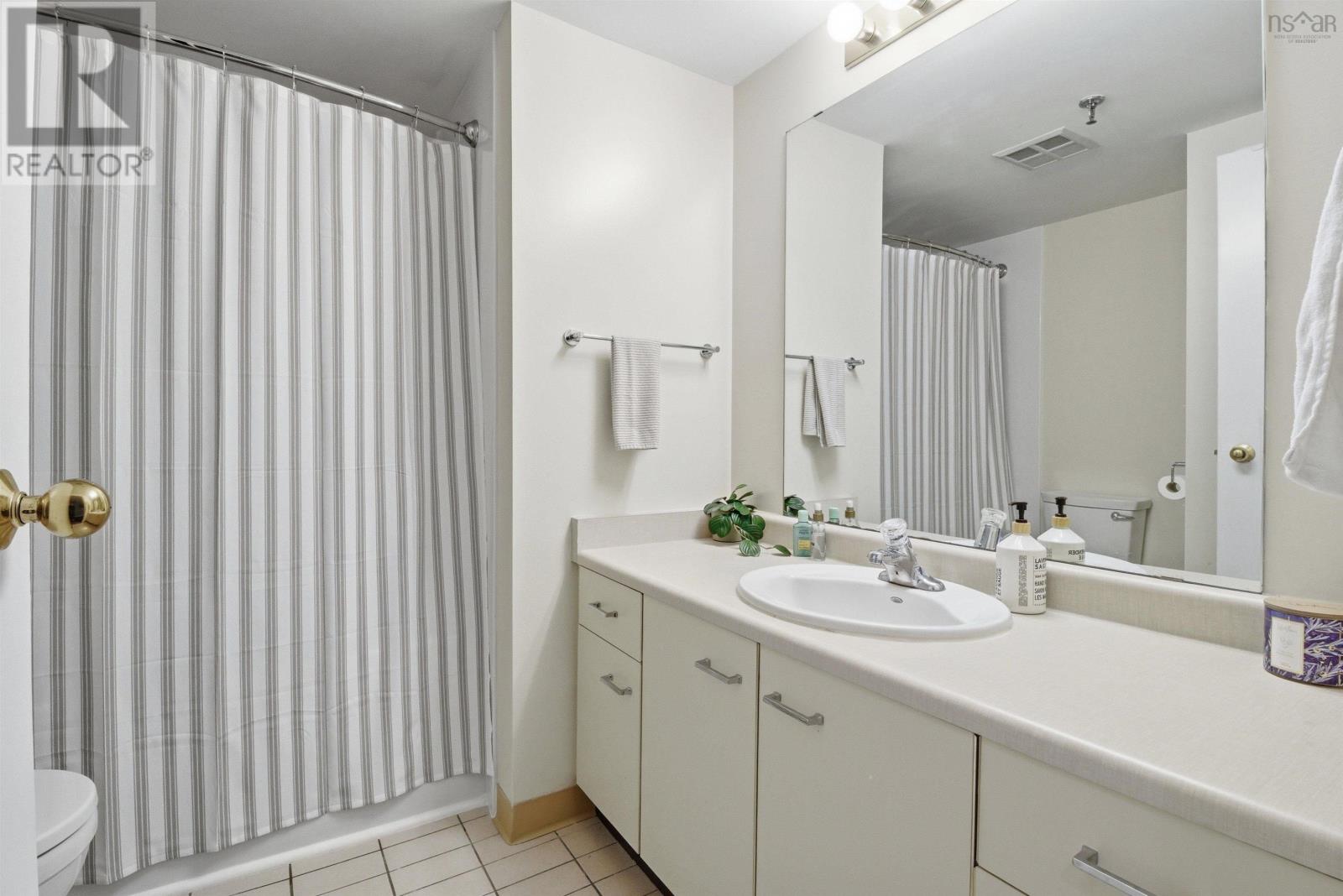 #1014 45 Vimy Avenue - 29